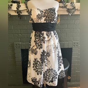 White House Black Market Strapless Floral Dress Size 10